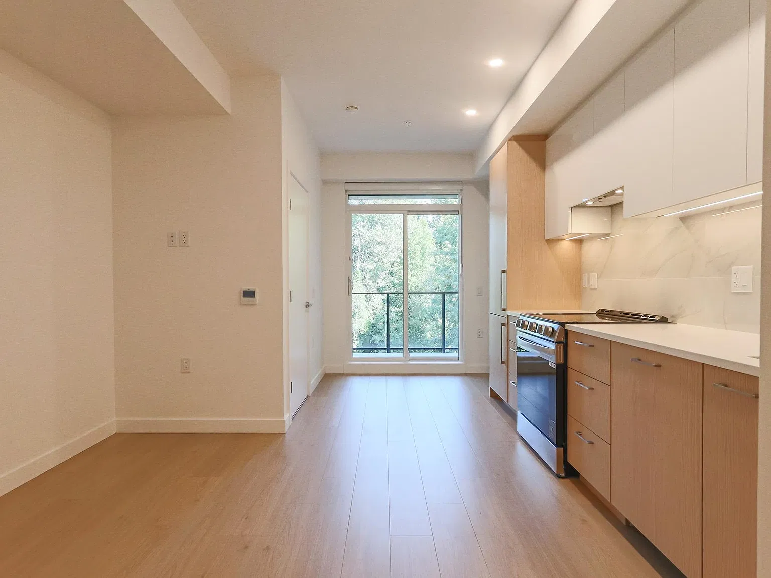 1 bed, 475 sqft, $2,100 — Photo 3