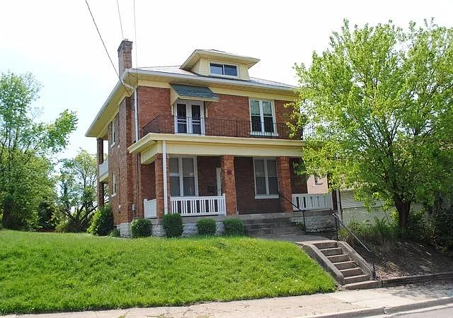 49 17th St photo 1