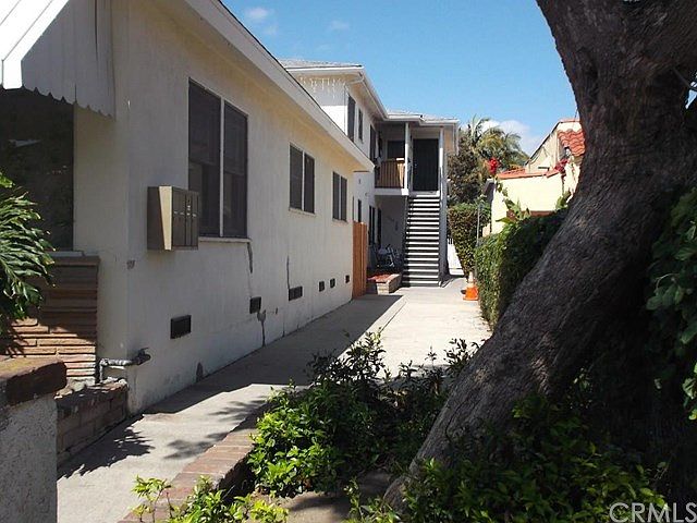 2nd image of 556 W 23rd St