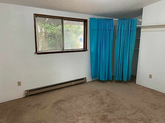 2nd image of 19565 23rd Ave NE