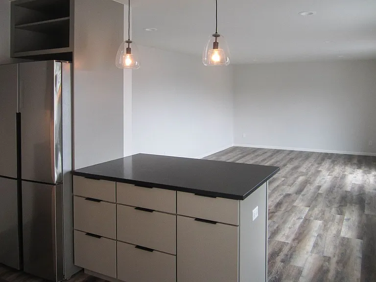931 Madison Ave — Photo 7