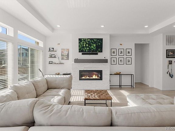 4th image of 26268 E 3rd Avenue