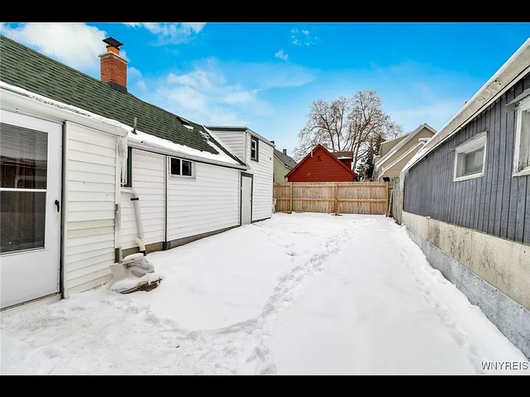 75 Mills St #2 — Photo 3