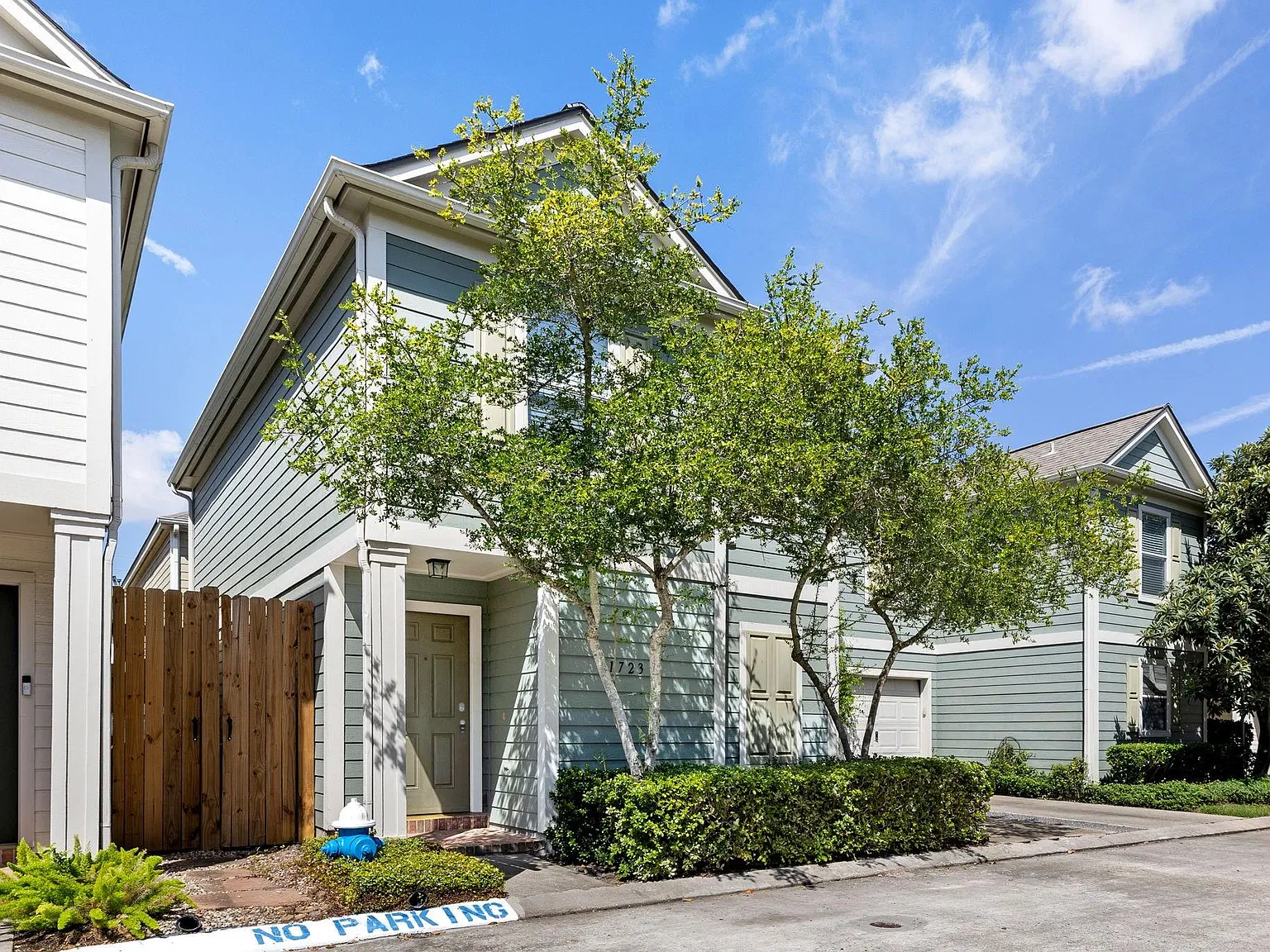 2 bed, 2.0 bath, 1459 sqft, $2,100 — Photo 3