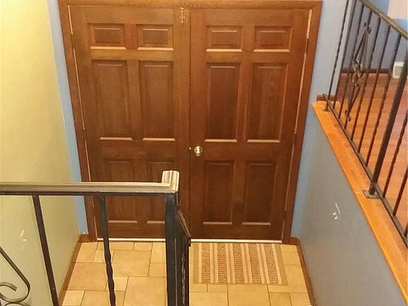 5th image of 46 Bellevue Dr