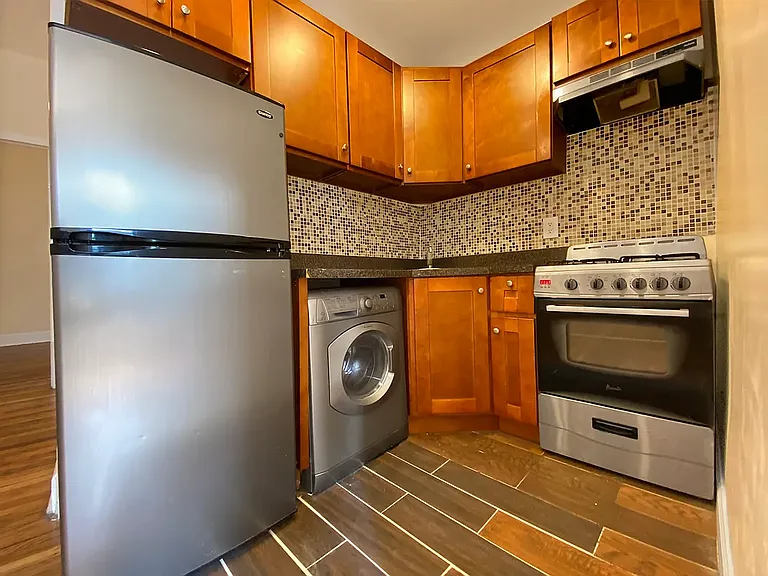 454 W 57th St #4B — Photo 8