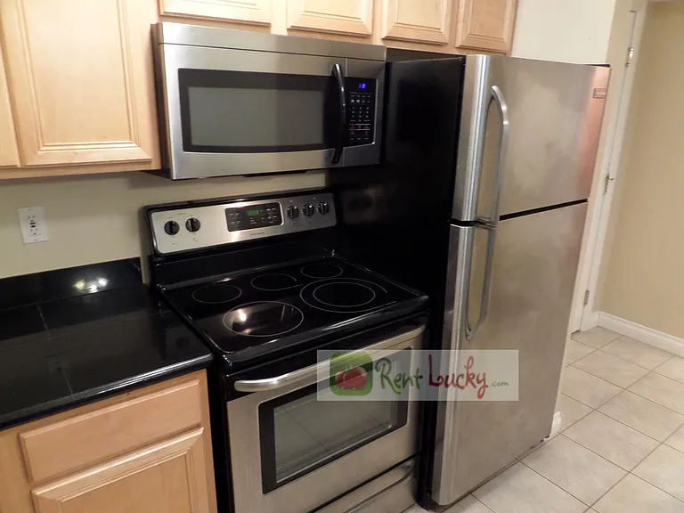300 10th Ave #B101 — Photo 11
