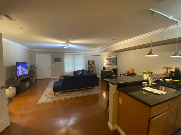 51 Chelsea St #2, Boston, MA 02128