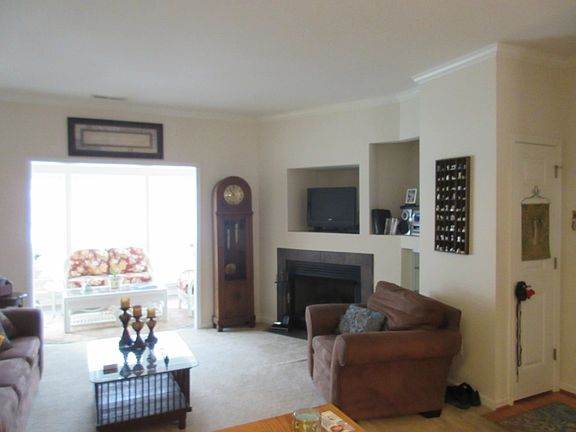 5th image of 109 W Brick Walk Ct