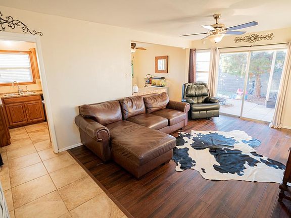 4th image of 3701 Roosevelt Dr