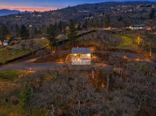 739 W Rolling Hills Dr, Eagle Pt, OR 97524