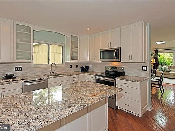 5th image of 12537 Arnsley Ct
