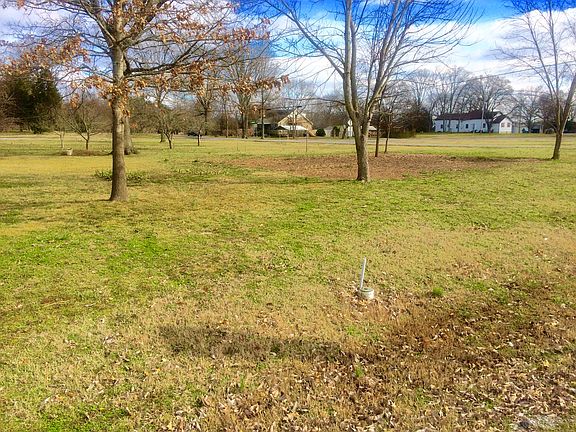 2nd image of 100 Foxland Dr