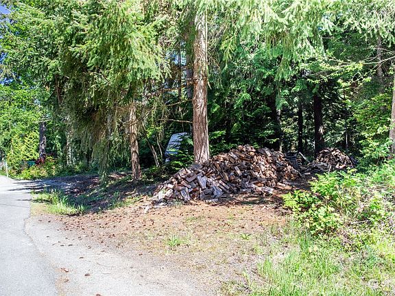 5th image of 5920 Cedar Court NE