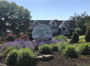 411 Popes Island Rd #411, Milford, CT 06461