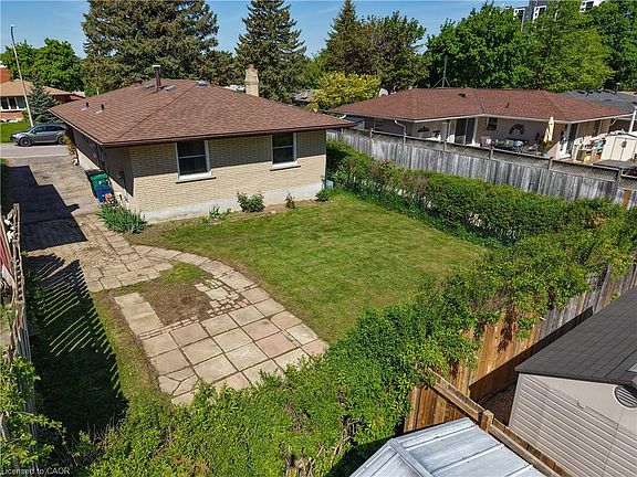 4th image of 106 Kimberly Cres
