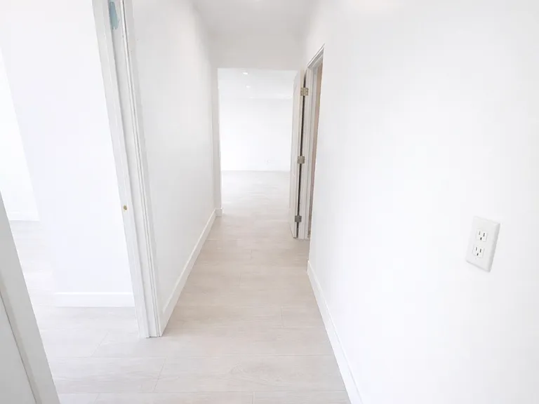 330 S Kenmore Ave #10 — Photo 7