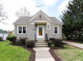 417 Orange St, Elgin, IL 60123