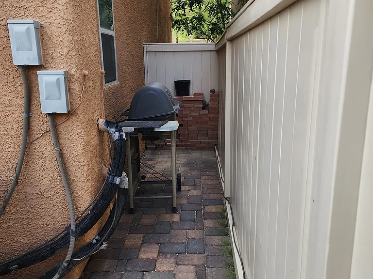 4770 Cortina Rancho St #2 — Photo 40
