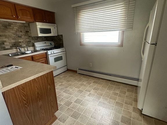 3rd image of 1784-1796 W 38th St #1790