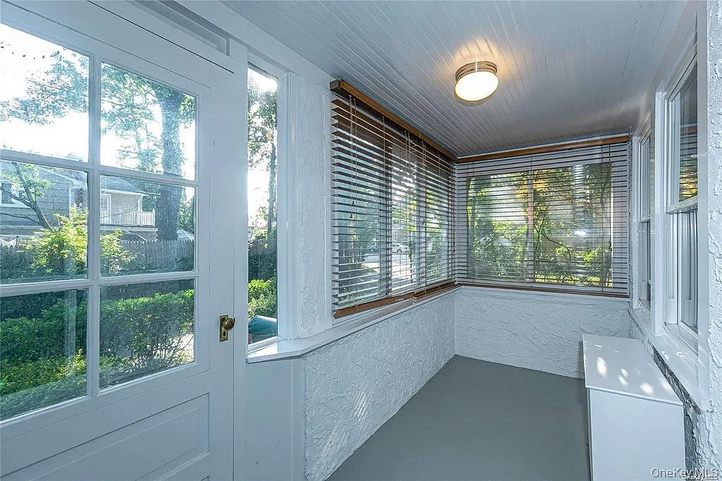 2 bed, 1.0 bath, 832 sqft, $3,500 — Photo 3