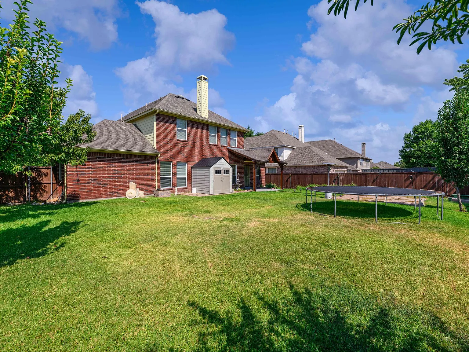 4 bed, 2.5 bath, 2527 sqft, $2,800 — Photo 1