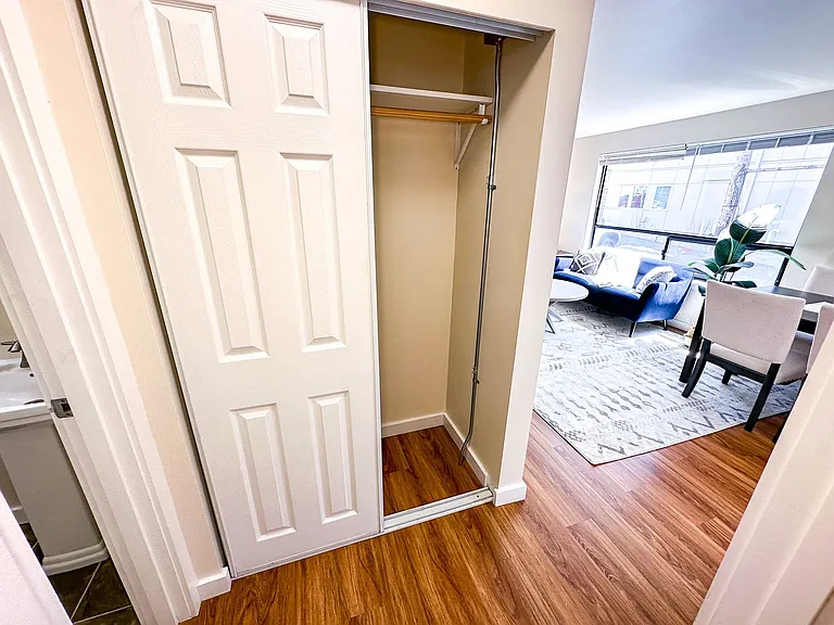 515 East Denny Apartments — Photo 30
