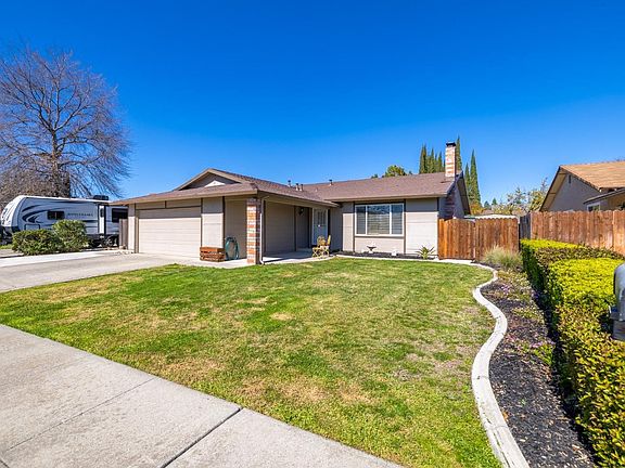 3rd image of 223 Belford Pl