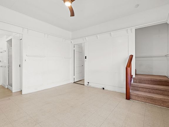 2nd image of 914 Punahou St #E