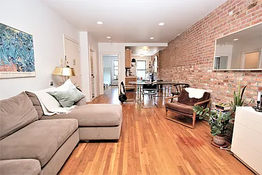 Rented by R New York