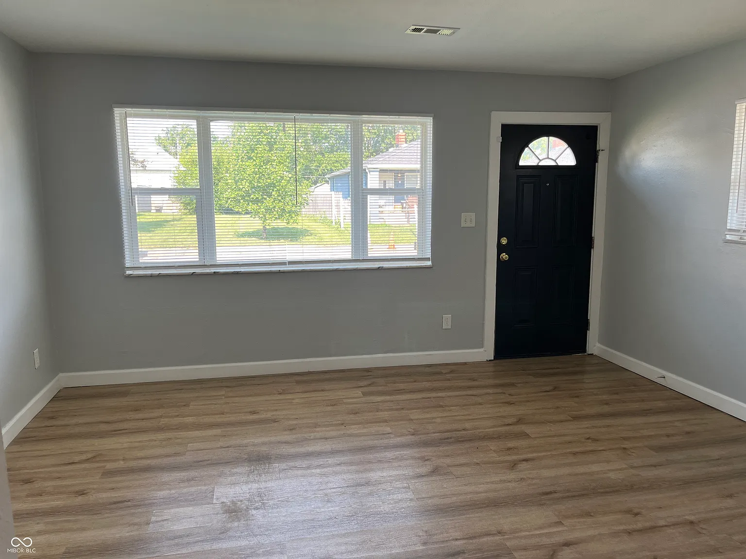 2 bed, 1.0 bath, 768 sqft, $950 — Photo 3