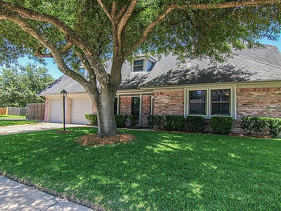 2nd image of 1811 Winding Creek Dr