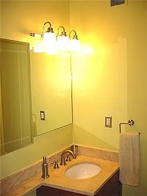 Rented by RELO REDAC INC. | media 8