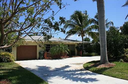 Beautiful 4bed/2bath pool home