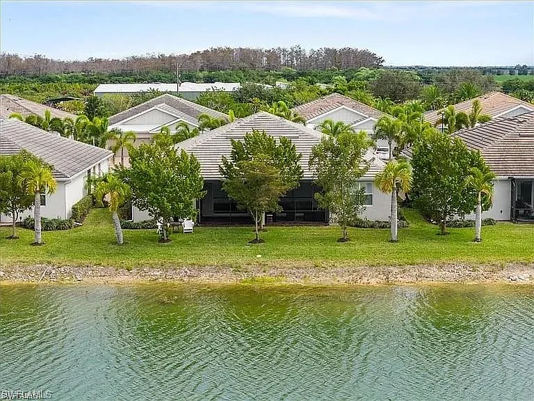 14672 Edgewater Cir — Photo 28