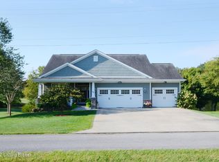 60 Holiday Ct, Perry Park, KY 40363