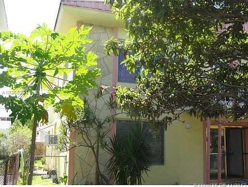 3rd image of 1004 Biarritz Dr APT 2