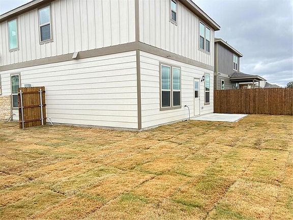 3rd image of 307 Zuma Dr
