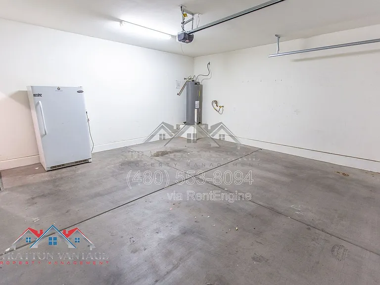 11689 N 166th Dr — Photo 15