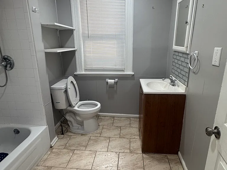430 Washington Ave #2 — Photo 6