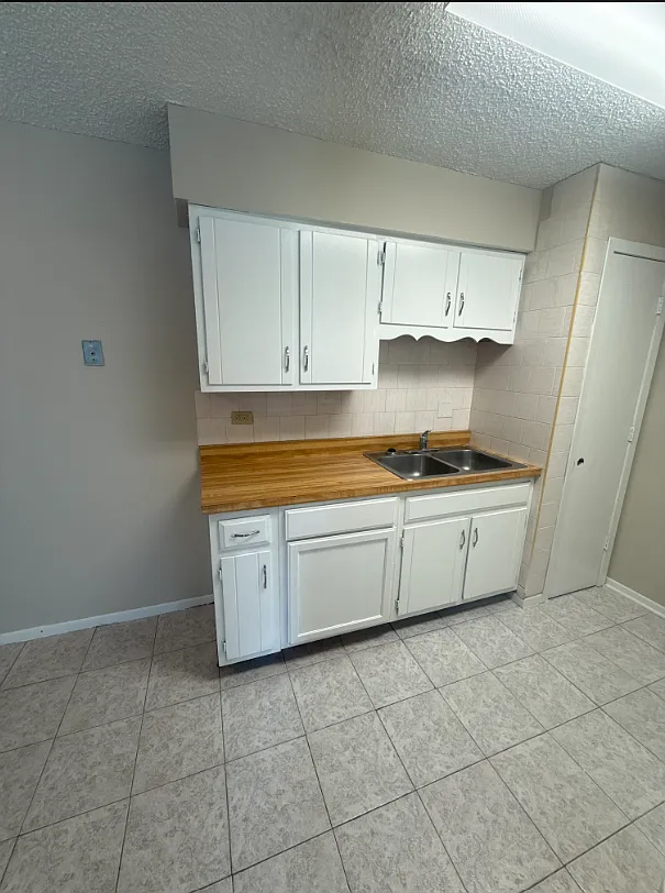 536 Parkview Ln — Photo 2
