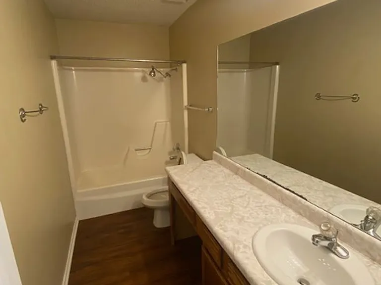 320 E Evergreen Ln — Photo 7