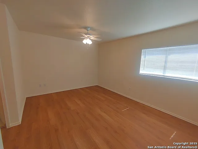 3 bed, 2.5 bath, 1352 sqft, $1,350 — Photo 3