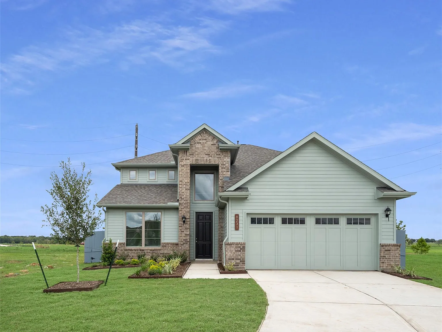 4 bed, 3.5 bath, 2893 sqft, $2,800 — Photo 1