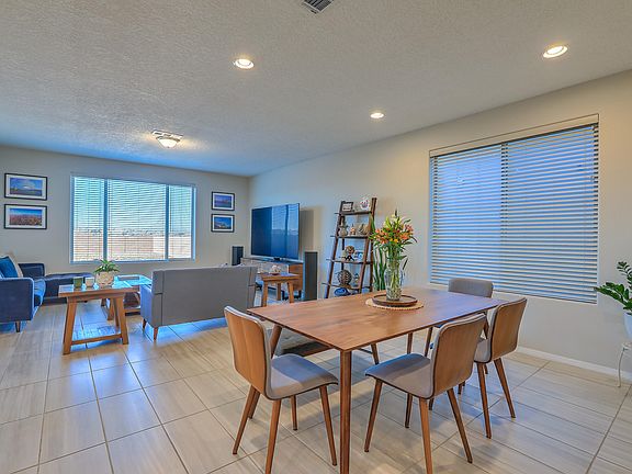 5th image of 3038 Shannon Ln NE