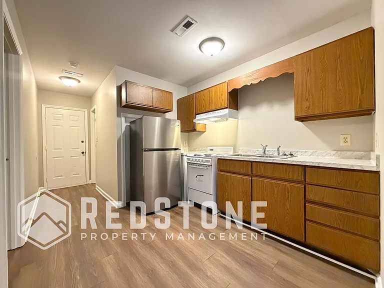 221 Quintas Ave #B — Photo 8