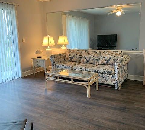 4th image of 908 Resort Cir #503