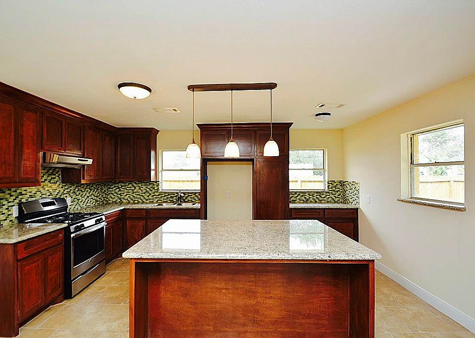 1st image of 9505 Ashville Dr