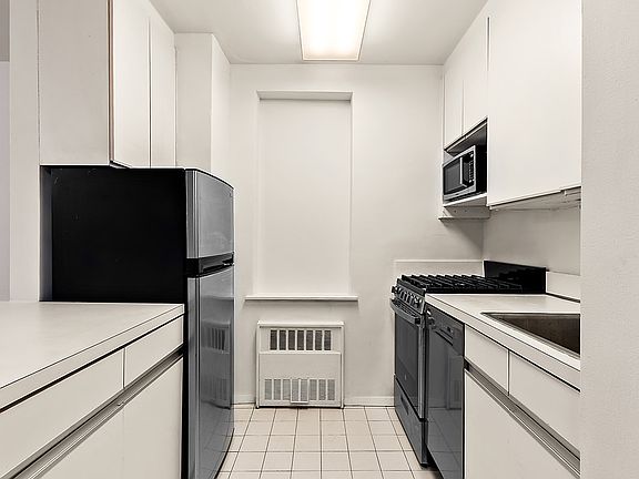4th image of 200 E 28th St APT 2H