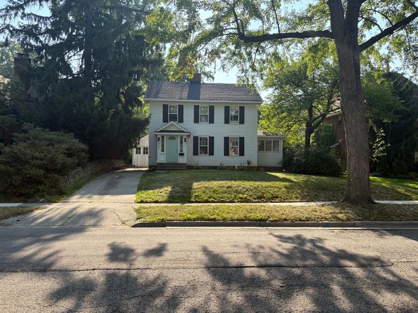 464 Rosewood Ave